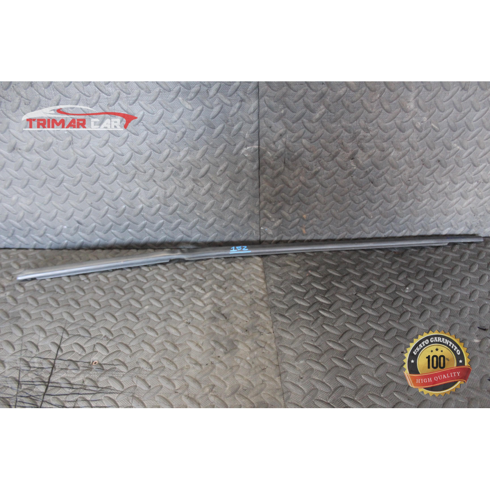 RASCHIAVETRO ESTERNO POSTERIORE SINISTRO BMW SERIE 1 (E87)(2003-2013)