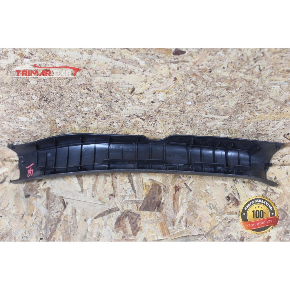 67918-0D140 PROFILO BATTITACCO POSTERIORE SINISTRO TOYOTA YARIS 3 III (P13)(2010 >) 1.0 69CV 51KW COD MOT; 1KR