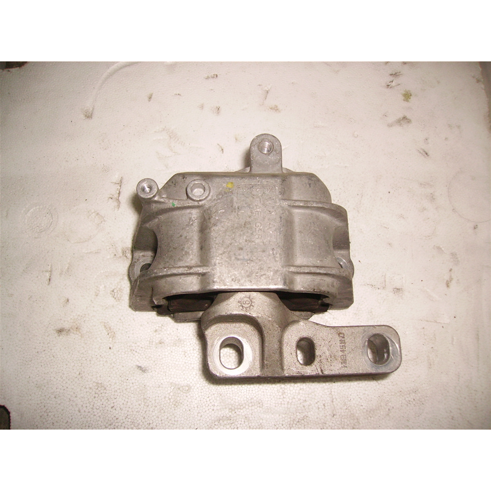 SUPPORTO MOTORE ANT DX AUDI A3 DAL'03 VW GOLF V 1.9 TDI 105 CV COD: 1K0199262AS