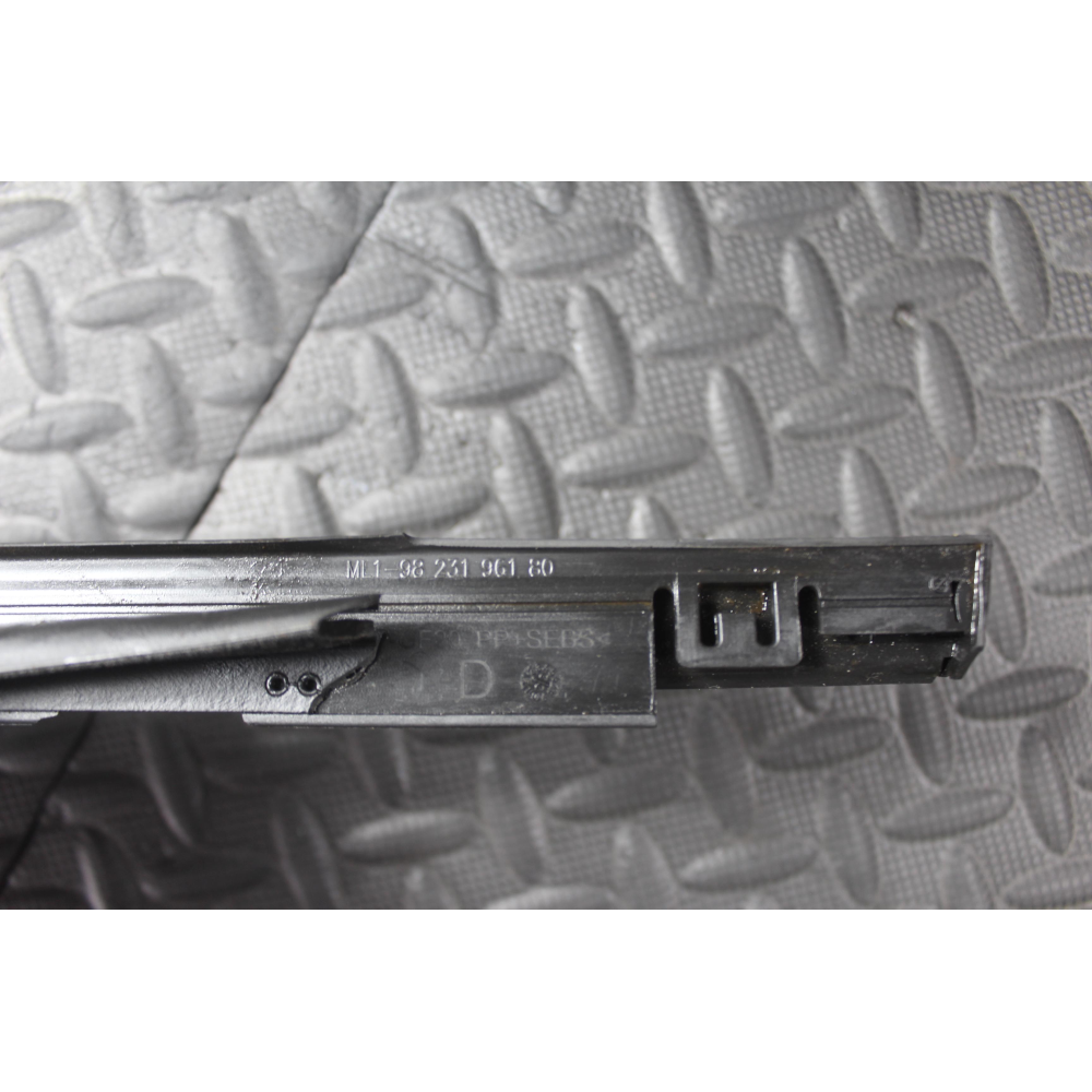 9823196180 RASCHIAVETRO ESTERNO ANTERIORE DESTRO PEUGEOT 208 2 II (UB_UP_UW_UJ_)(2019>) 1.5 BlueHDI 100 102CV 75KW YH01