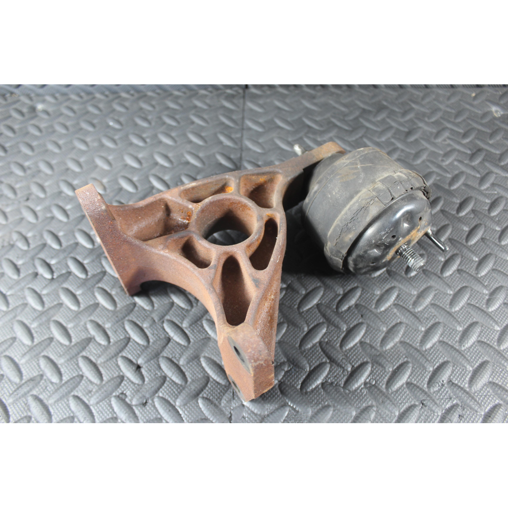 SUPPORTO ZAMPA MOTORE JEEP CHEROKEE 3 (KJ)(01-08) 2.8 CRD 163CV 120KW VM31C