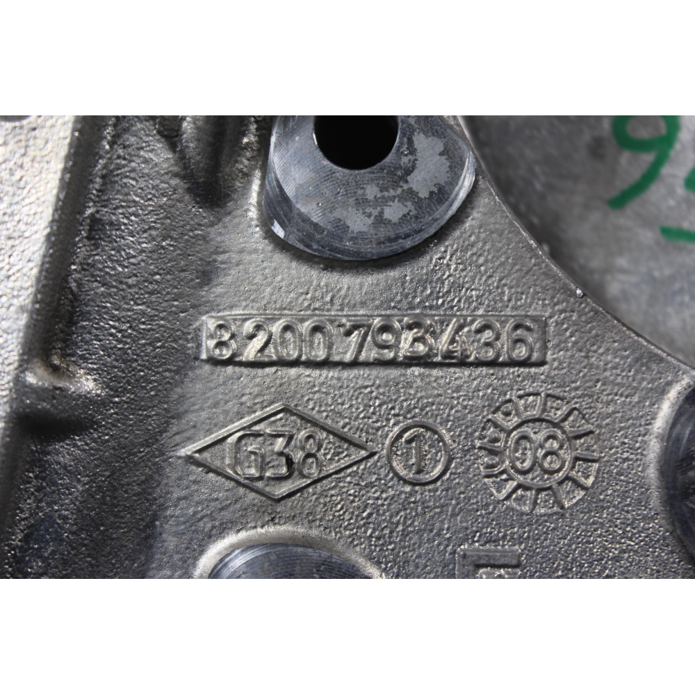 8200793436 SUPPORTO MOTORE POMPA GASOLIO SUZUKI GRAND VITARA 2 II (JT,TE,TD)(05-15) 1.9 DDIS 129CV 95KW 4X4 F9QB264