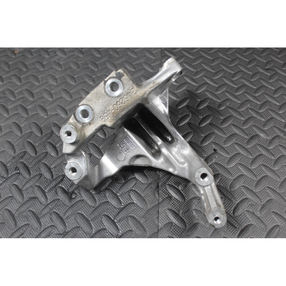 246260-459 8710135010  SUPPORTO POMPA ACQUA TOYOTA LAND CRUISER 300 (J12)(2002-2009) 3.0D-4D 1KD