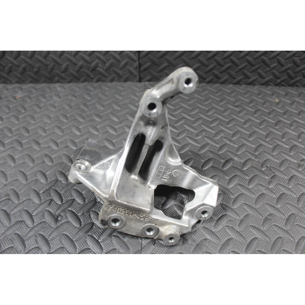 246260-459 8710135010  SUPPORTO POMPA ACQUA TOYOTA LAND CRUISER 300 (J12)(2002-2009) 3.0D-4D 1KD