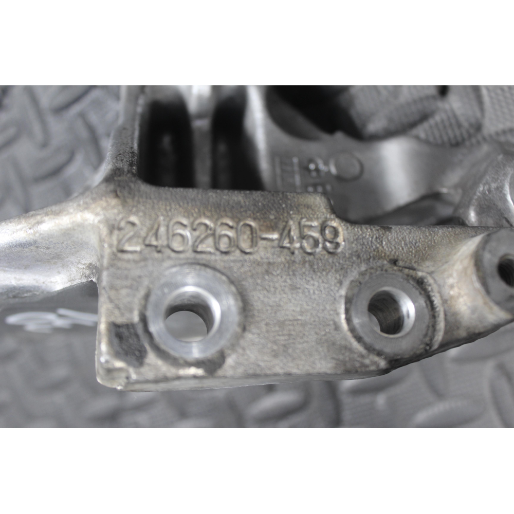 246260-459 8710135010  SUPPORTO POMPA ACQUA TOYOTA LAND CRUISER 300 (J12)(2002-2009) 3.0D-4D 1KD