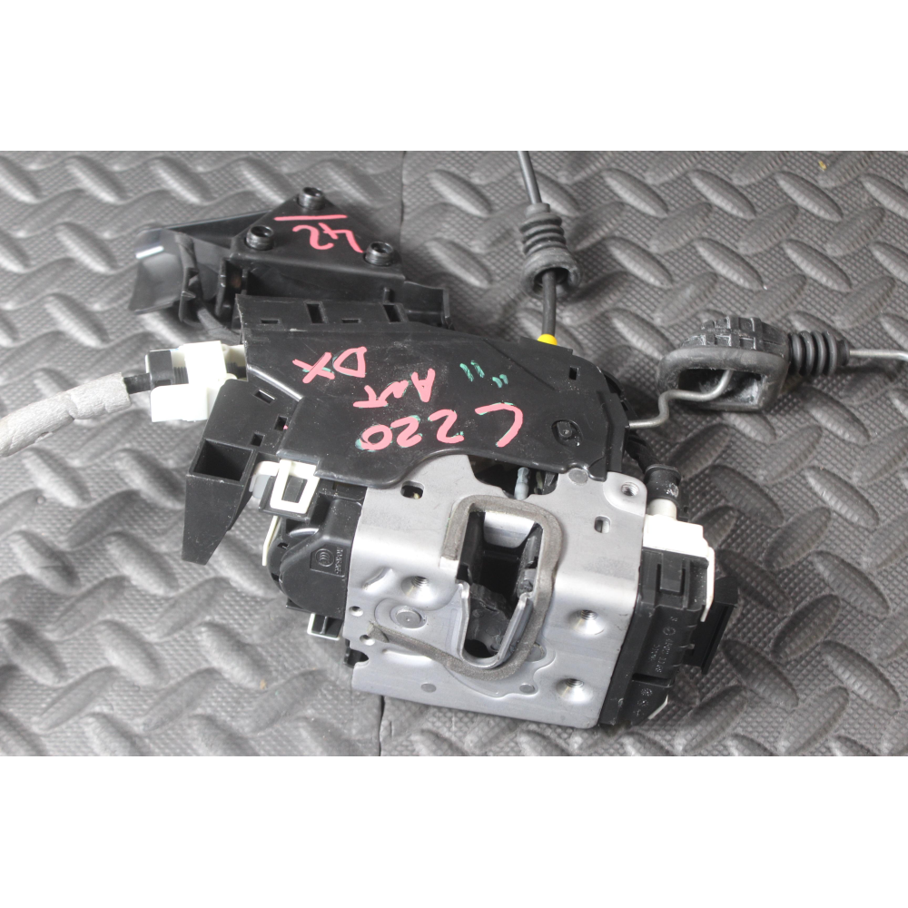 A2047200635 SERRATURA SPORTELLO ANTERIORE DESTRA MERCEDES CLASSE C (W204)(07-14)