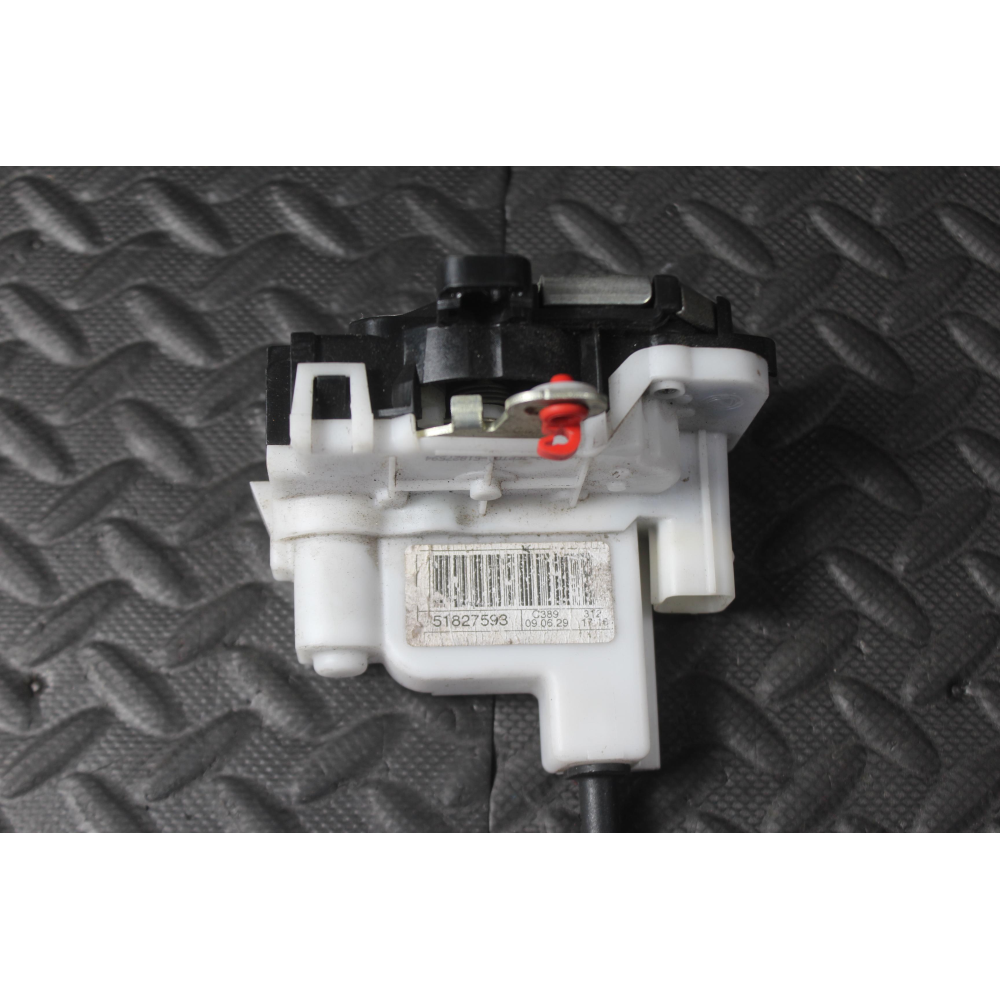 51827593 SERRATURA SPORTELLO ANTERIORE DESTRA FIAT 500 (312)(2007 >)