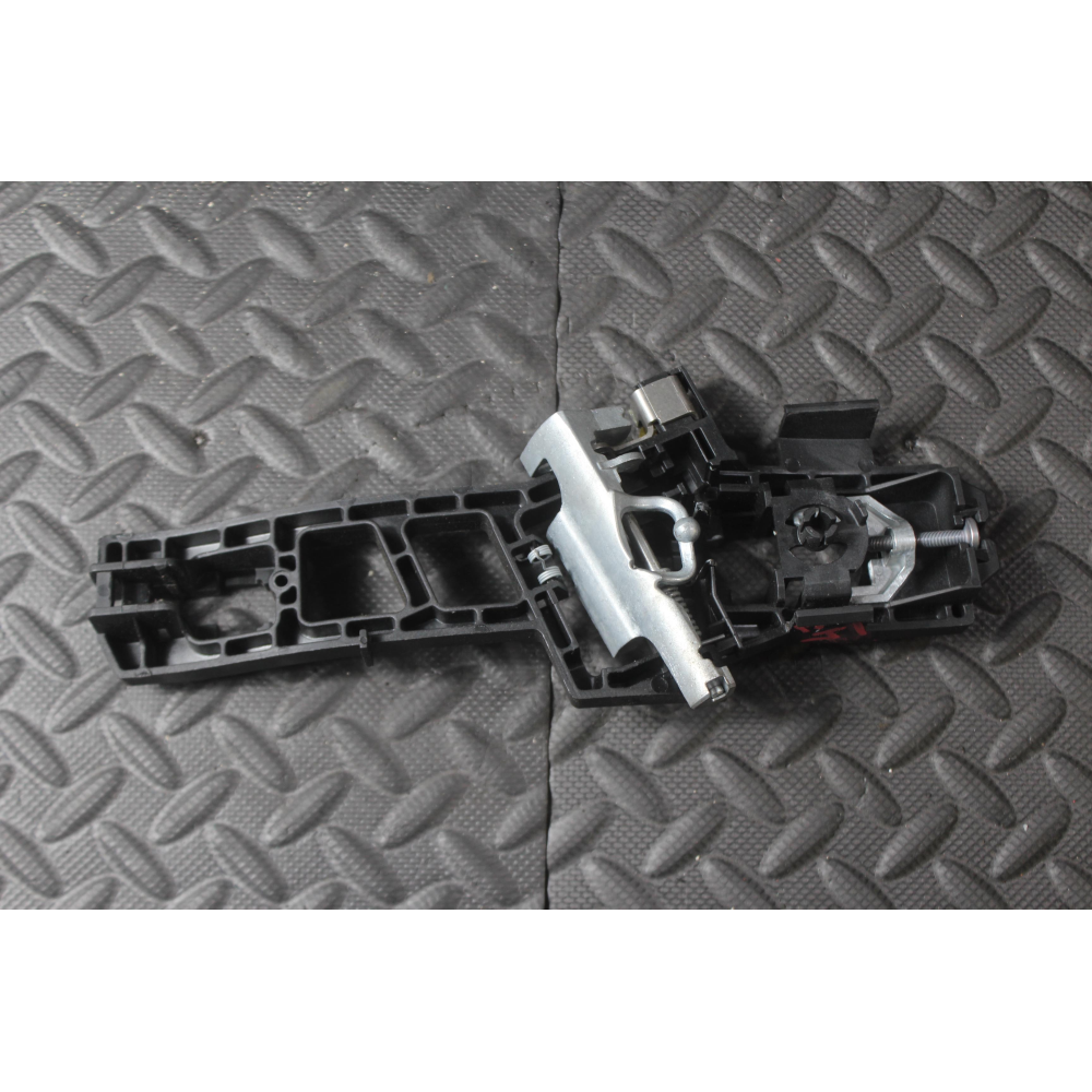 8A61A224A36AN SUPPORTO MANIGLIA ESTERNA ANTERIORE DESTRA FORD FIESTA 6 VI (2008-2017)