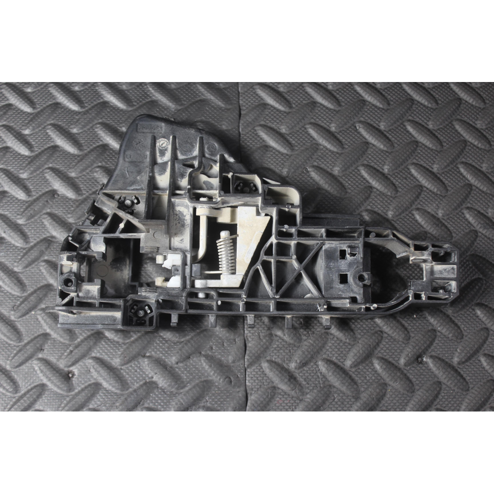 A1697600334 SUPPORTO MANIGLIA ESTERNA ANTERIORE SINISTRA MERCEDES CLASSE A (W169)(2004-2012)