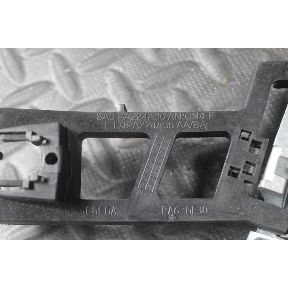 8A61A224A36AN SUPPORTO MANIGLIA ESTERNA ANTERIORE DESTRA FORD FIESTA 6 VI (2008-2017)