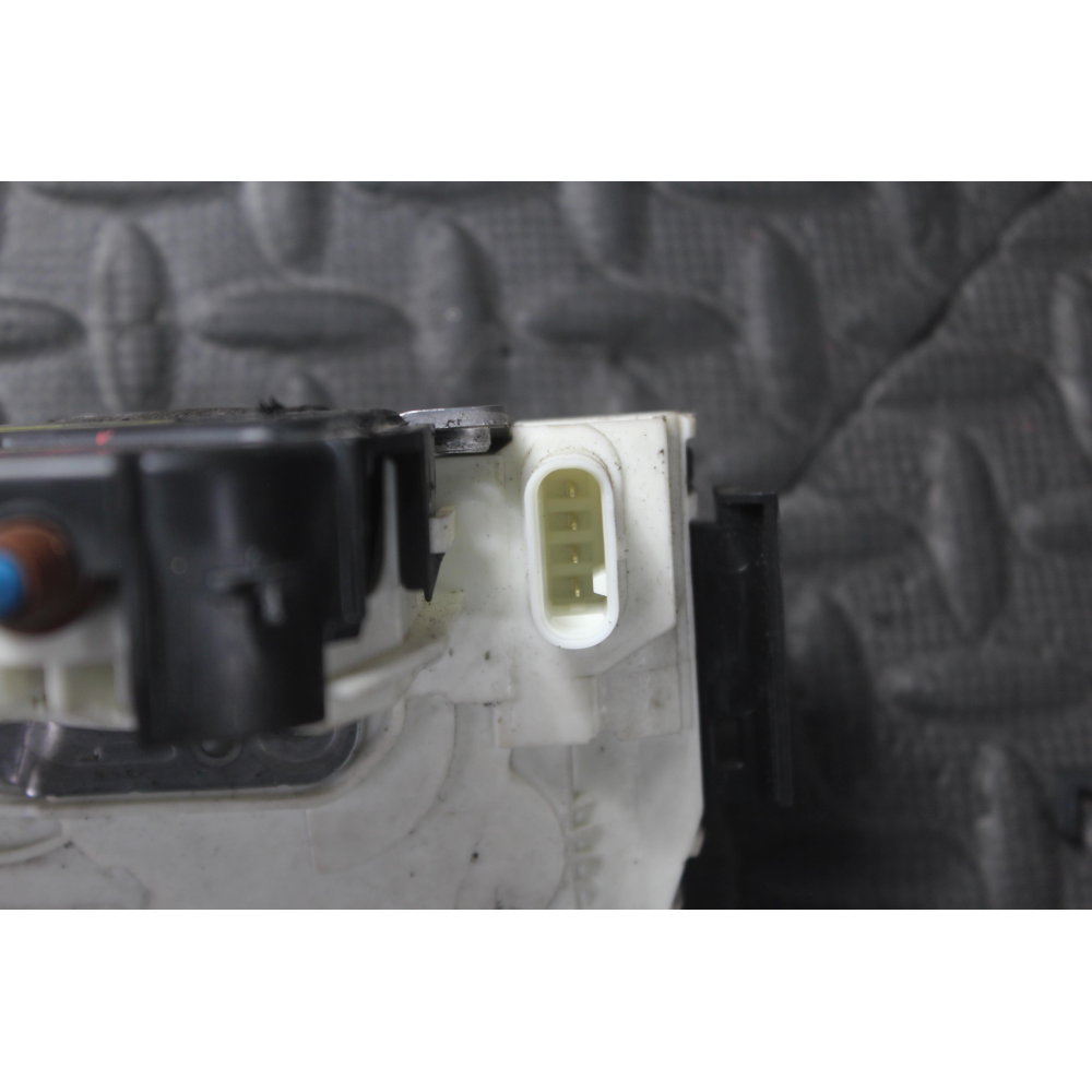 A1667200135 SERRATURA SPORTELLO ANTERIORE SINISTRA 4PIN MERCEDES CLASSE GLA (X156)(2013 >)