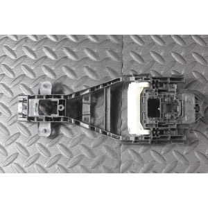 30747097 SUPPORTO MANIGLIA ESTERNA POSTERIORE DESTRA 6PIN VOLVO V60 II (225)(2018 >)