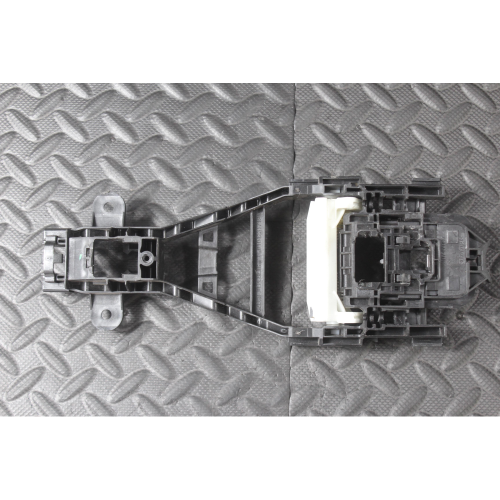 30747097 SUPPORTO MANIGLIA ESTERNA POSTERIORE DESTRA 6PIN VOLVO V60 II (225)(2018 >)