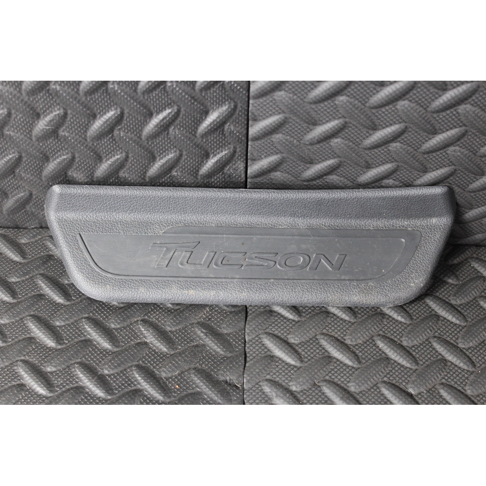 85878-D7000 PROFILO BATTITACCO POSTERIORE SINISTRO HYUNDAI TUCSON (TL)(2015 >) 1.7 CRDI 141CV 104KW D4FD