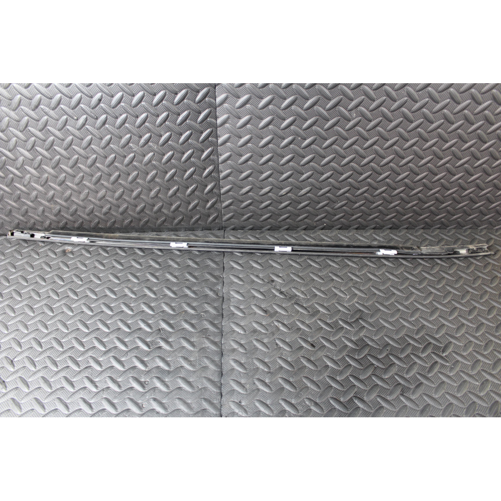 RASCHIAVETRO ESTERNO POSTERIORE DESTRO HYUNDAI TUCSON (TL)(2015 >) 1.7 CRDI 141CV 104KW D4FD