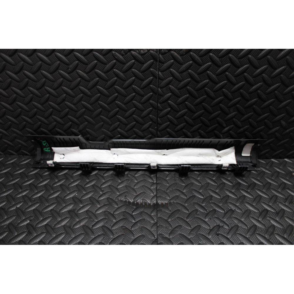 85872-D7000 PROFILO BATTITACCO ANTERIORE SINISTRO HYUNDAI TUCSON (TL)(2015 >) 1.7 CRDI 141CV 104KW D4FD