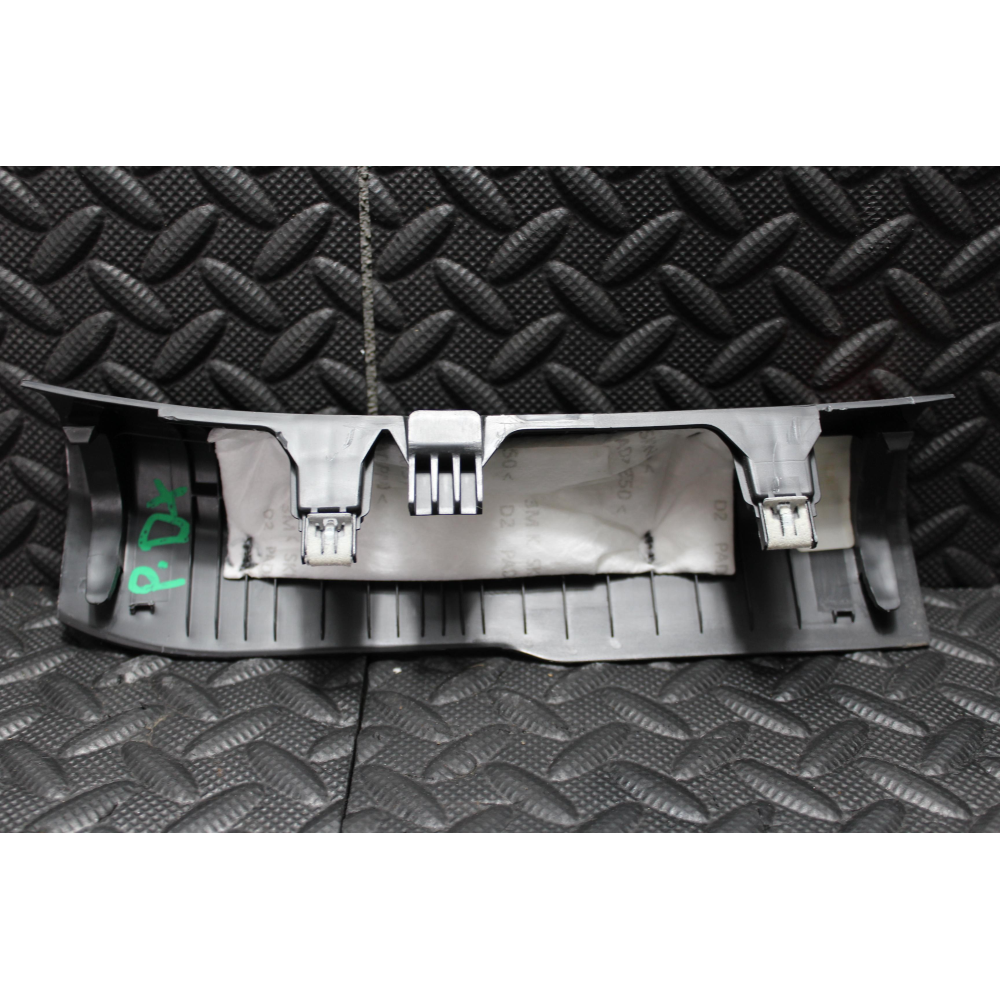 85885-D7000 PROFILO BATTITACCO POSTERIORE DESTRO HYUNDAI TUCSON (TL)(2015 >) 1.7 CRDI 141CV 104KW D4FD