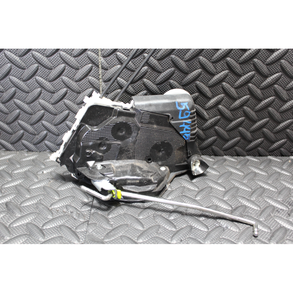 690400D520 SERRATURA SPORTELLO ANTERIORE SINISTRA TOYOTA YARIS 3 III (P13)(2010>)