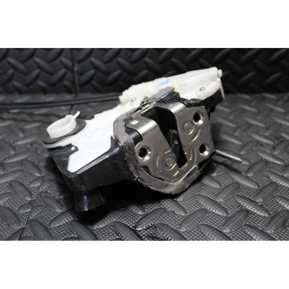 690400D520 SERRATURA SPORTELLO ANTERIORE SINISTRA TOYOTA YARIS 3 III (P13)(2010>)