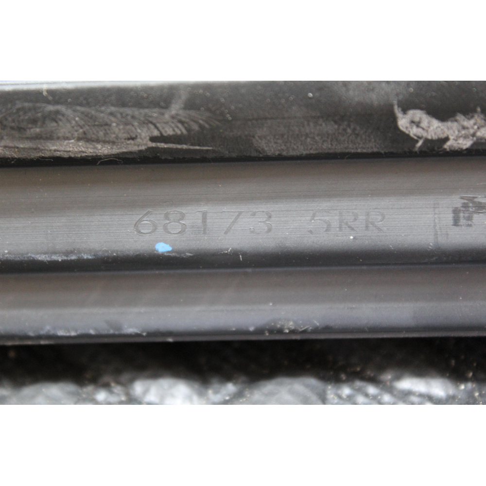 681735RR 68173F4011 RASCHIAVETRO INTERNO POSTERIORE DESTRO TOYOTA C-HR (2016>) 1.8 HYBRID 2ZR-FXE