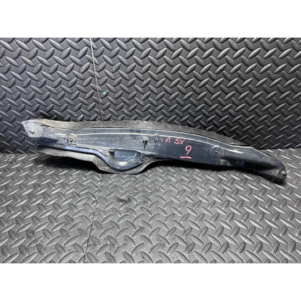 53828-0D270 FLANGIA ISOLANTE PARAFANGO ANTERIORE SINISTRO TOYOTA YARIS 3 III (P13)(2017>) 1.5 HYBRID 73CV 54KW 1NZFXE