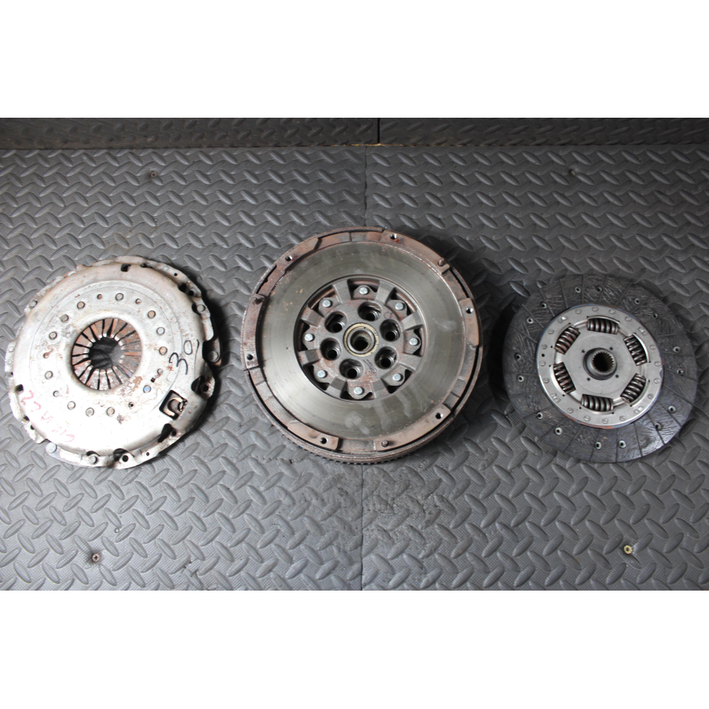 46335617 KIT VOLANO E FRIZIONE ALFA ROMEO GIULIA 2 (952)(2015 >) 2.2MJET