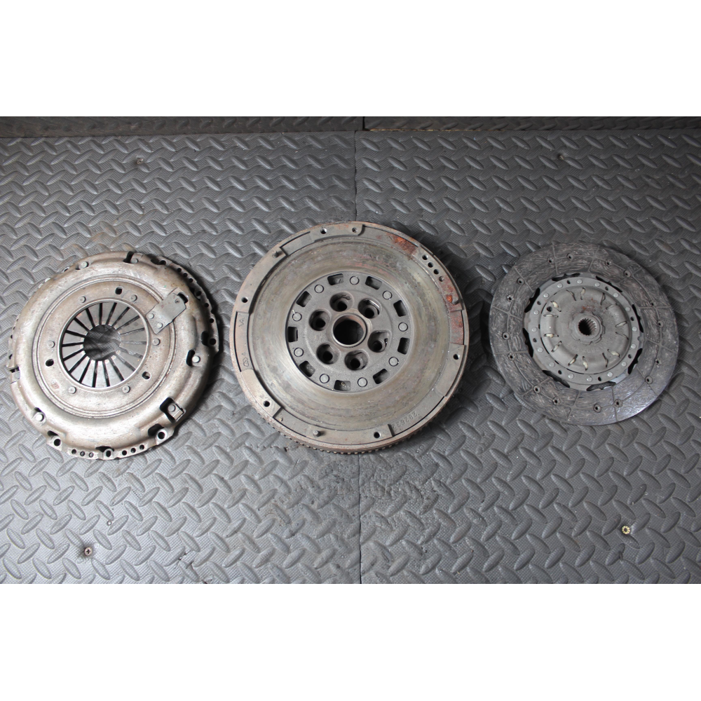 324070410 KIT VOLANO E FRIZIONE 6M MITO DOBLO DELTA FIAT BRAVO 2 (198)(06-14) 1.6MJET