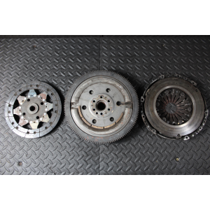 9818024380 KIT VOLANO E FRIZIONE PEUGEOT 308 2 II (2013 >) CITROEN OPEL 1.5 1.6 BLUEHDI