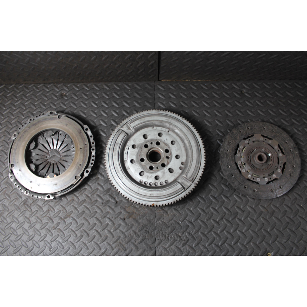 324070410 KIT VOLANO E FRIZIONE 6M MITO DOBLO DELTA FIAT BRAVO 2 (198)(06-14) 1.6MJET