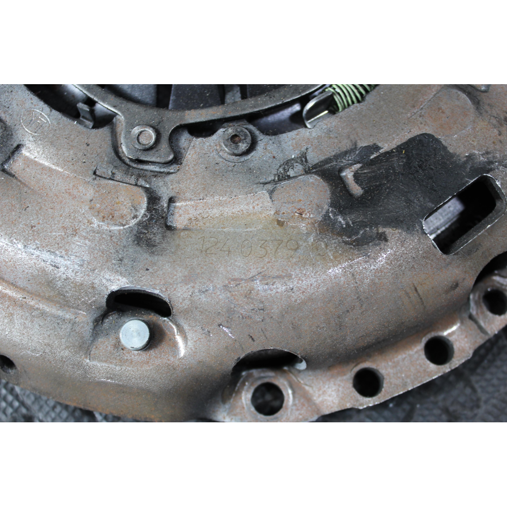 324039410 415024110  KIT VOLANO E FRIZIONE GRANDE PUNTO FIAT SEDICI (FY)(2006-2014) 1.9MJET