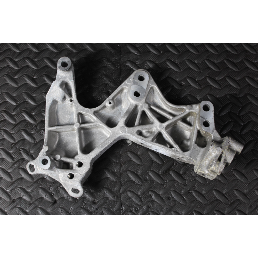 112318640R SUPPORTO MOTORE RENAULT SCENIC 4 IV (J9)(2016 >) RENAULT 1.6DCI R9M