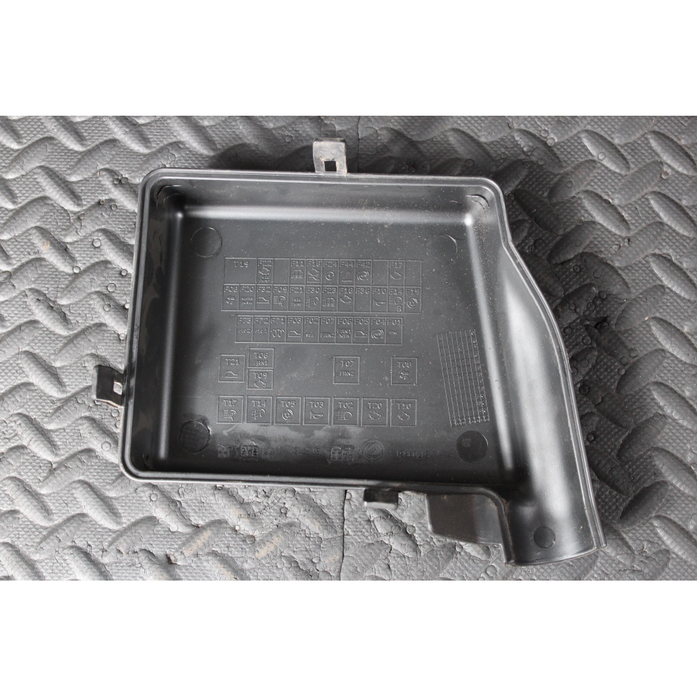 51709661 COVER COPERCHIO COPRI CENTRALINA PORTAFUSIBILI FIAT PANDA 2 (169)(2003-2012) 1.2 60CV 44KW 188A4000