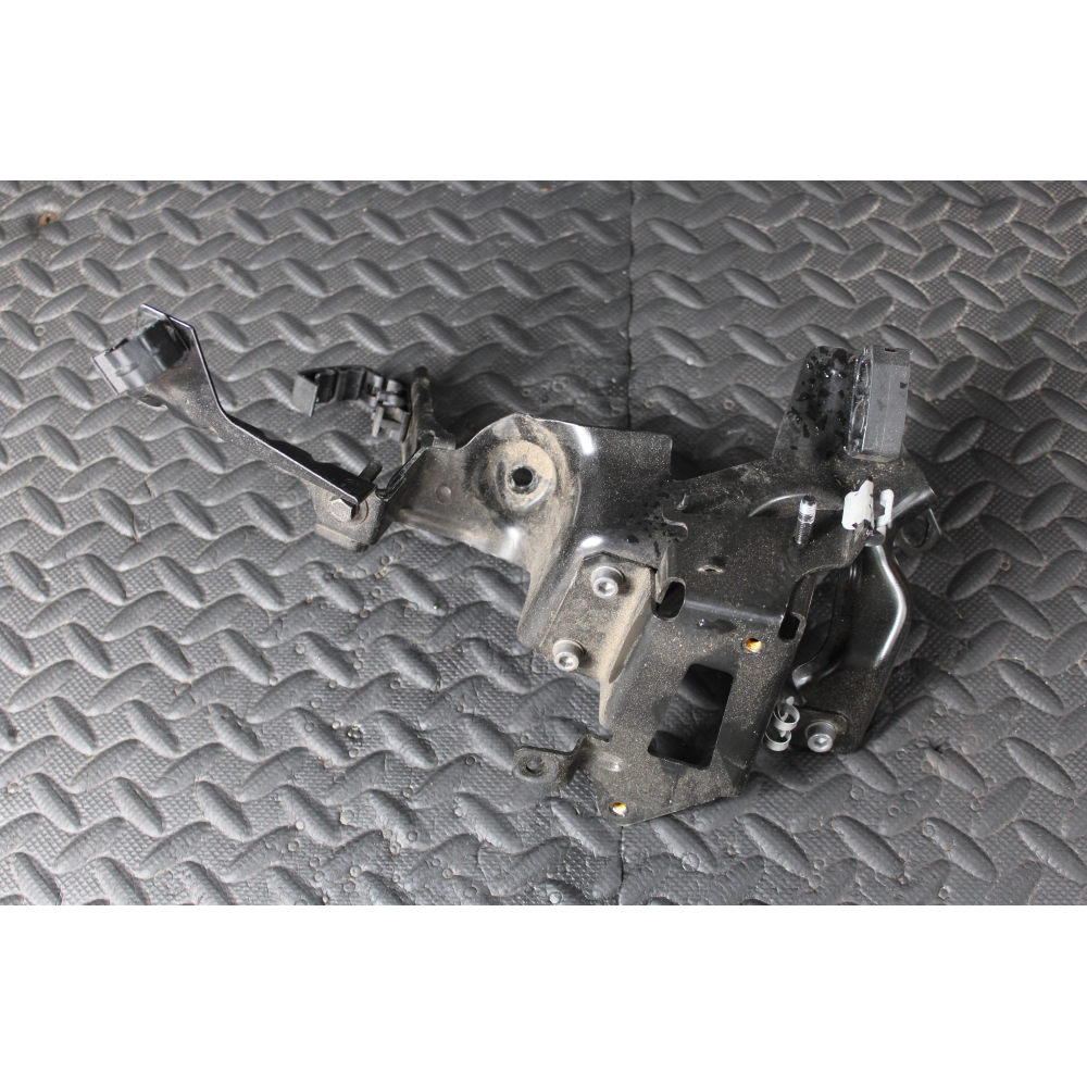 STAFFA SUPPORTO ALFA ROMEO STELVIO (949)(2016 >) 2.2 JTDM Q4 190CV 132KW 46346359