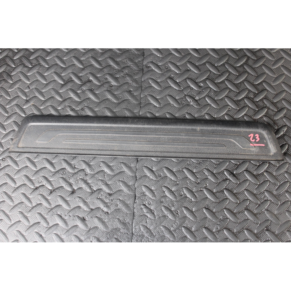 85873-3U010 PROFILO BATTITACCO ANTERIORE SINISTRO KIA SPORTAGE (SL)(2009-2014) 1.7 CRDi 116CV 85KW D4FD