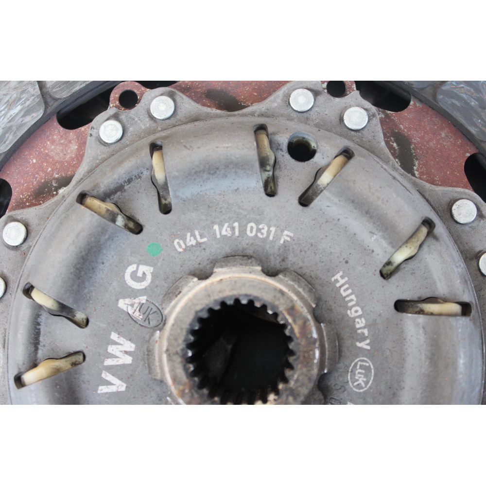 04L141031F 04L141015Q KIT VOLANO E FRIZIONE AUDI Q3 (8UB,8UG)(2011 >) 2.0TDI