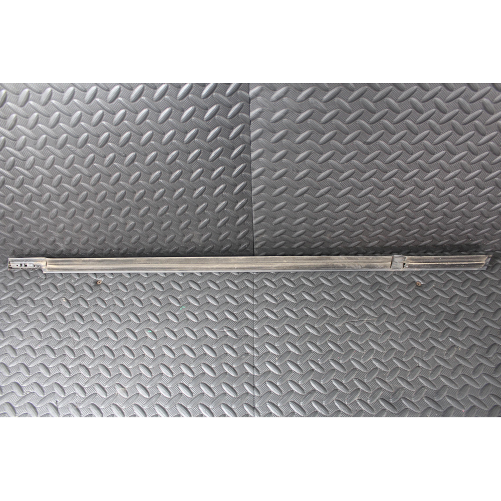 RASCHIAVETRO ESTERNO POSTERIORE DESTRO KIA SPORTAGE (SL)(2009-2014) 1.7 CRDi 116CV 85KW D4FD