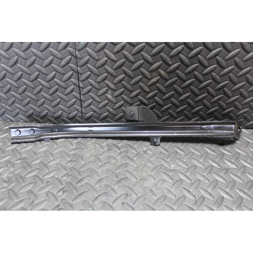 K68244673AA SUPPORTO SOSTEGNO RADIATORE SINISTRO JEEP COMPASS (MP,M6)(2016 >)