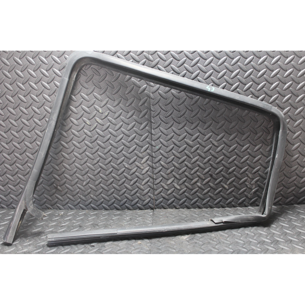 68271654AG GUIDA FINESTRINO PORTA ANTERIORE DESTRA JEEP WRANGLER 4 IV (JL)(2017 >)