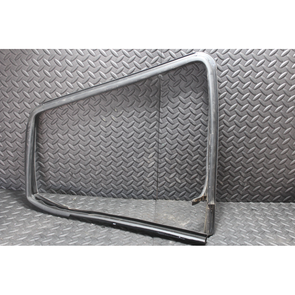 68271654AG GUIDA FINESTRINO PORTA ANTERIORE DESTRA JEEP WRANGLER 4 IV (JL)(2017 >)