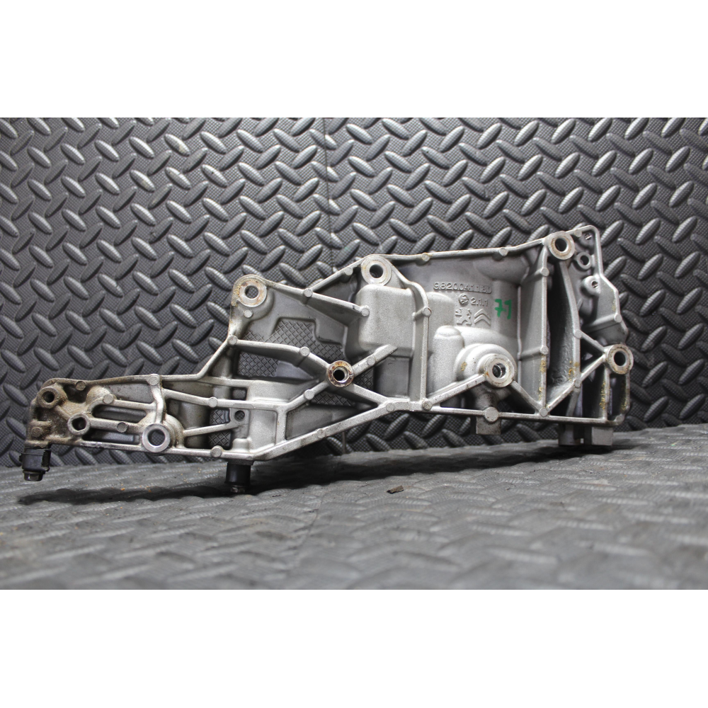 9820041180 SUPPORTO MOTORE ALTERNATORE PEUGEOT 308 2 II (2013 >) 2.0 HDI "2020" T7MA AH01 AH03 18.000KM