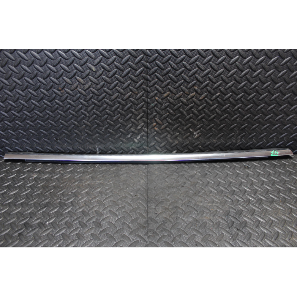 RASCHIAVETRO ESTERNO POSTERIORE SINISTRO FORD FOCUS 3 III SW (2010 >) 1.6 TDCI 115CV 85KW COD MOT; T1DA