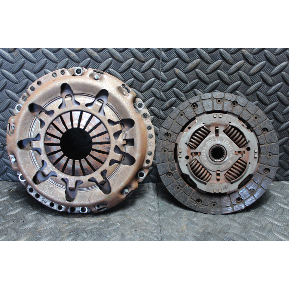 31250-0D240 KIT DISCO FRIZIONE SPINGIDISCO CITROEN PEUGEOT TOYOTA YARIS 1.0 1KR