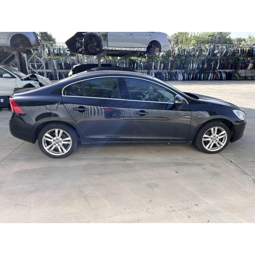 PARAFANGO ANTERIORE DX DESTRO VOLVO S60 2 II (2010-2013) 2.0 D3 163CV 120KW D5204T2