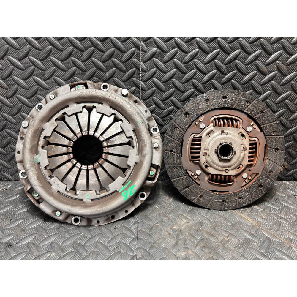 55254796 55261926 KIT DISCO FRIZIONE SPINGIDISCO FIAT PANDA 3 (312,319)(2012 >) 1.3 MULTIJET 4X4 95CV 70KW EURO 6 312B1000