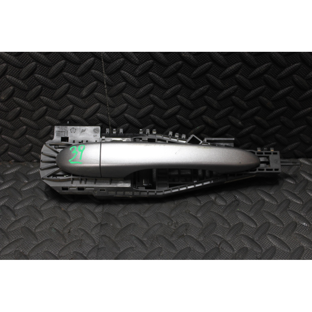 68082689AE MANIGLIA ESTERNA POSTERIORE SINISTRA JEEP CHEROKEE 5 (KL)(2013 >)