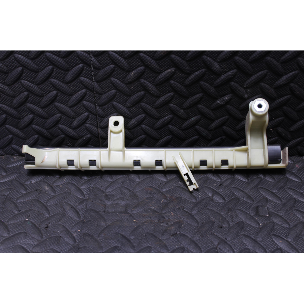 GUIDA FINESTRINO PORTA POSTERIORE SINISTRA JEEP CHEROKEE 5 (KL)(2013 >) 2.2 CRD COD MOT; LAU61