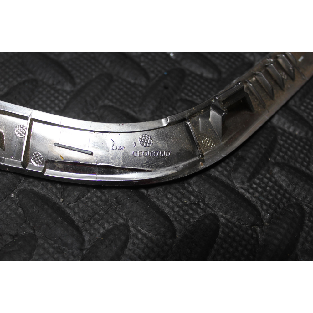 GEO037607 MODANATURA RIVESTIMENTO TUNNEL DESTRA CROMATA PEUGEOT 3008 SUV (2016 >) 2.0 BlueHDi 180 177CV 130KW AH01 // EHZ