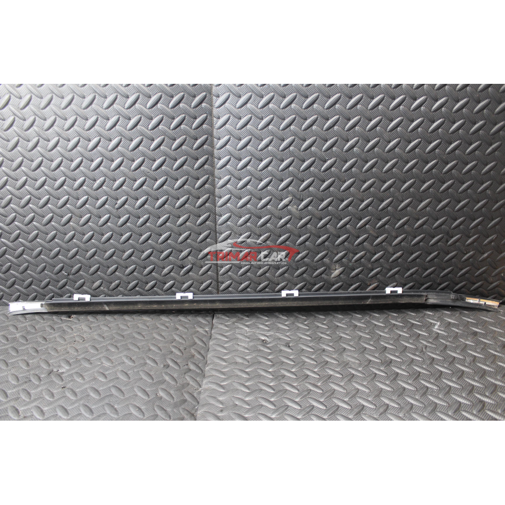 RASCHIAVETRO ESTERNO POSTERIORE SINISTRO HYUNDAI TUCSON (TL)(2015 >) 1.7 CRDI 141CV 104KW D4FD