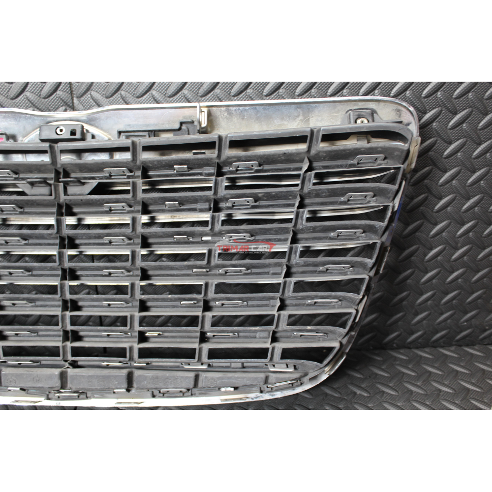 68146910AA MASCHERINA GRIGLIA ANTERIORE LANCIA THEMA 2 (LX)(2011 IN POI) 3.0 D 239CV 176KW COD MOT; EXF
