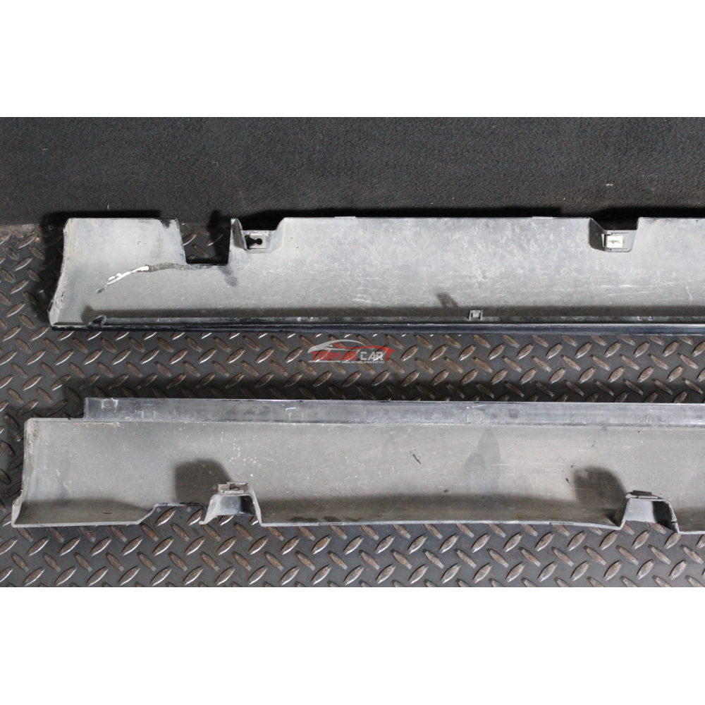 1LG57TZZAB 1LG56TZZAB COPPIA MINIGONNE SOTTOPORTA LATERALI LANCIA THEMA 2 (LX)(2011 IN POI) 3.0 D 239CV 176KW COD MOT. EXF